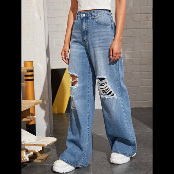 90s Wide Leg Distressed Jeans - Picture 5 of 7